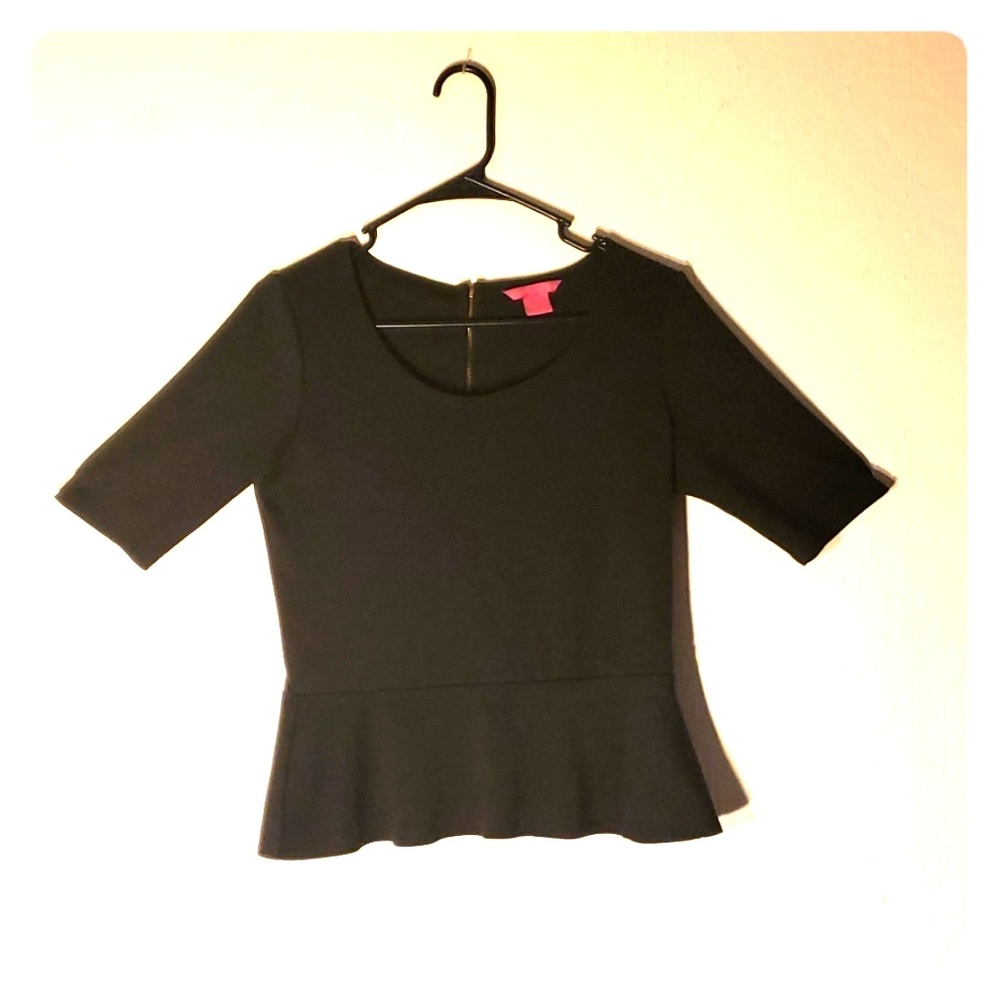 Sunny Leigh black plectum waisted top